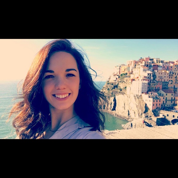 Meet your Posher, Rachael - Picture 2 of 2